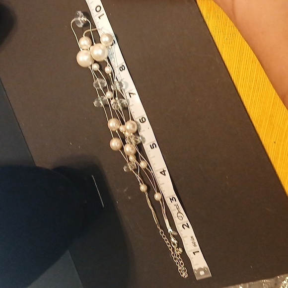 RMN triple layer faux peal necklace - Picture 8 of 8